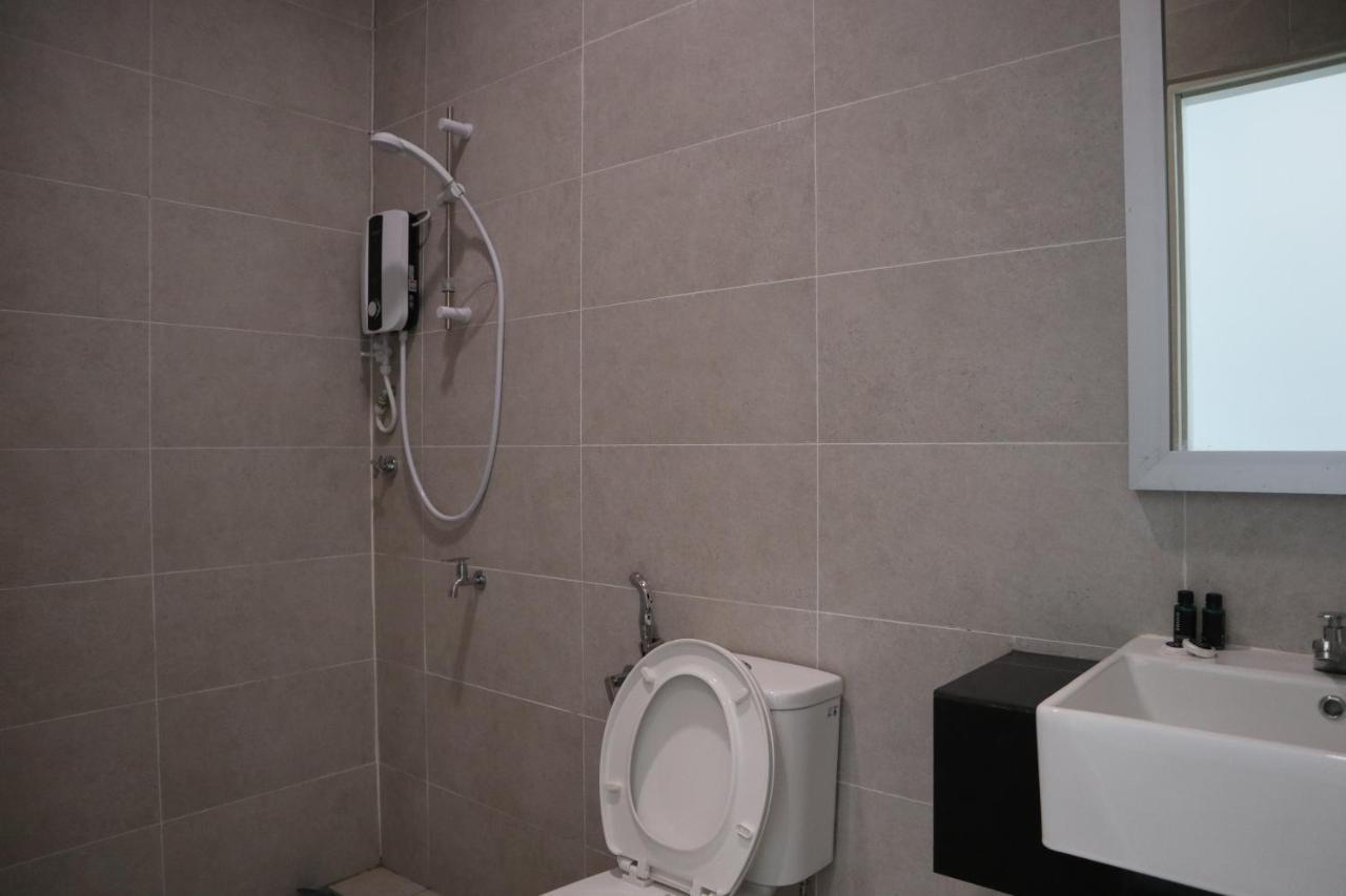 Zen66 @ Roxy Serviced Apartment كوشنج المظهر الخارجي الصورة