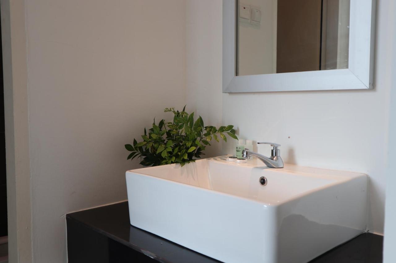 Zen66 @ Roxy Serviced Apartment كوشنج المظهر الخارجي الصورة